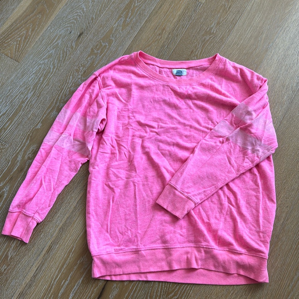 Thin sweatshirt.